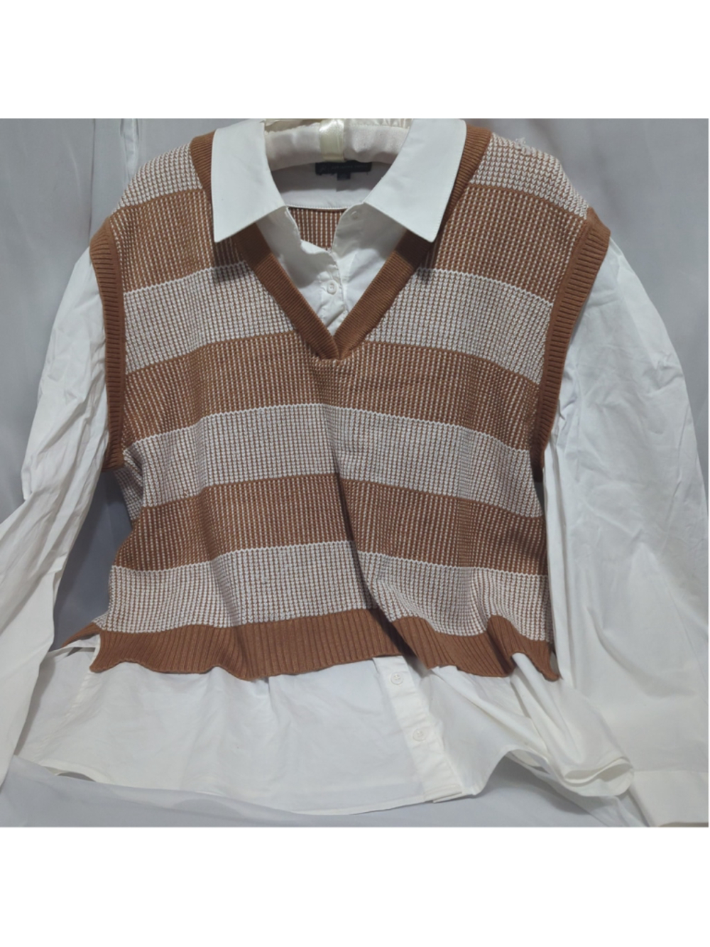 Women's Adrianna Papell V-Neck Sweater Vest, XL, White and Brown